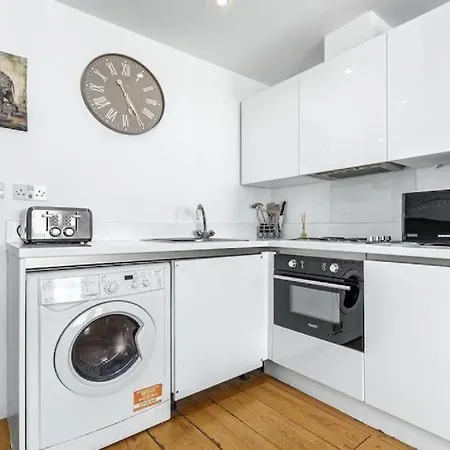 1 Bedroom Flat Piccadilly Sleep 7 In London Vr10-2