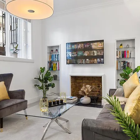 Harrods 2 Bed Lux Flat W/Patio-3