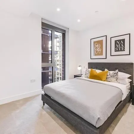 Rare Find - Luxury Central Apartment-3