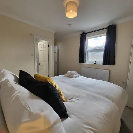 Tooting Bec Central Apartment By London Tube-2