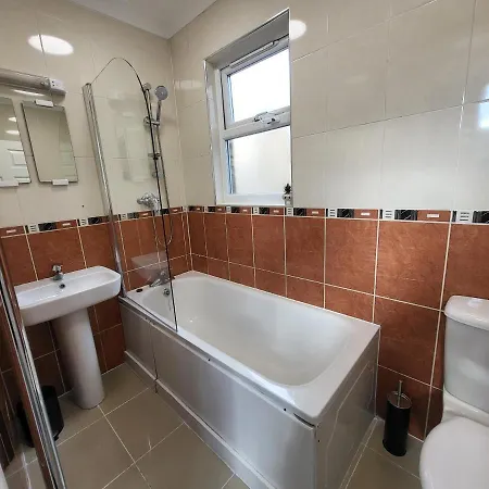 Tooting Bec Central Apartment By London Tube-3