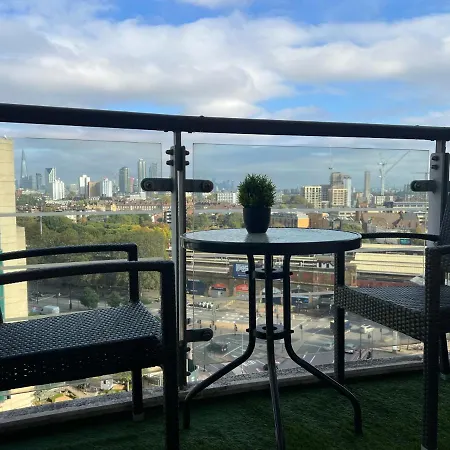 St George Thames Apartment-3