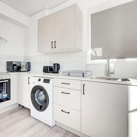 2 Bedroom Apartment With Large Rooms And Wi-Fi-3