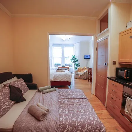 Lovely&Bright Studio Flat Close To Central London-2