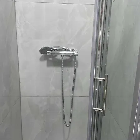 Studio Flat Private Shower Wc&Kitchenette-3