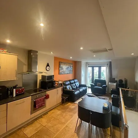 Modern Duplex With Great Views Of The River Thames-2