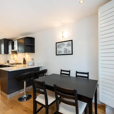 2 Bed Flat In Clapham Common-2