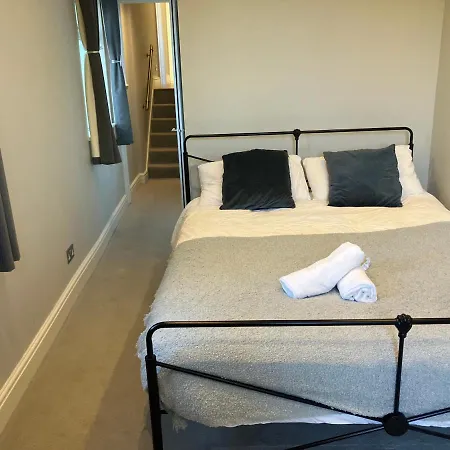 Splendid 2 Bed Flat With Private Terrace In Wimbledon - 2 The Queens-2