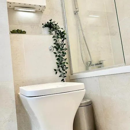 Charming 2 Beds In Chelsea By Earl'S Court Station-3