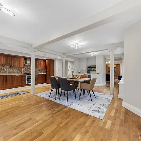 Ultra Massive House By Hyde Park-3