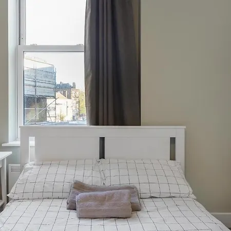 221 Clapham Road Apartments-3