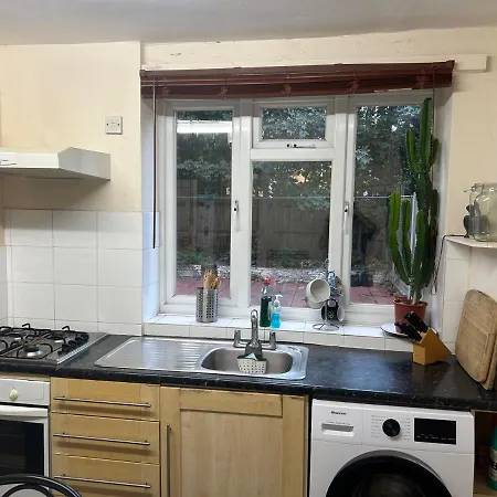 Spacious Bright Double Room-3