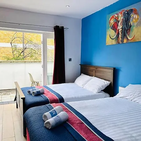 Modern Studio Near Bethnal Green-2