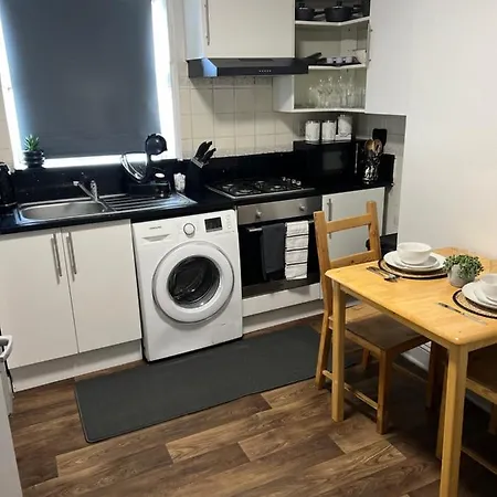 Dalston 1 Bedroom Flat-3