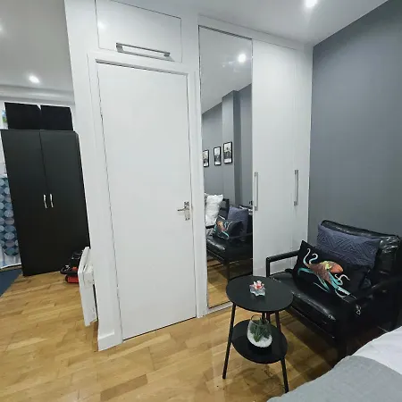 Gdy0 - The Green Dragon Apartment-3