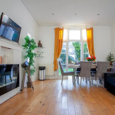 Templar Large Garden Flat-2