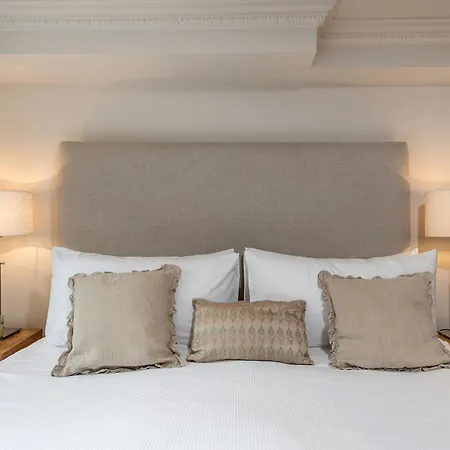 Spacious, Calm One Bedroom-2