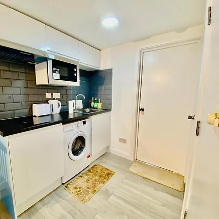 One Bedroom Apartment Wembley Stadium In London-3