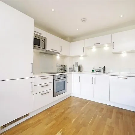 Tower Bridge Apartments-3