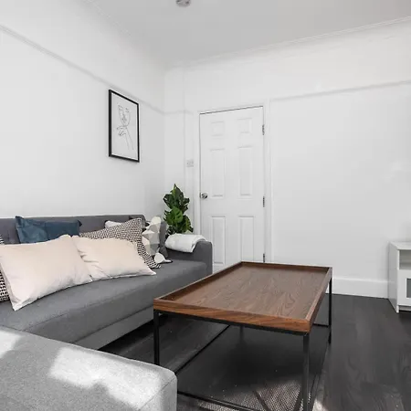 Modern 2 Bed Apartment In Prime Camden Sleeps 6-3