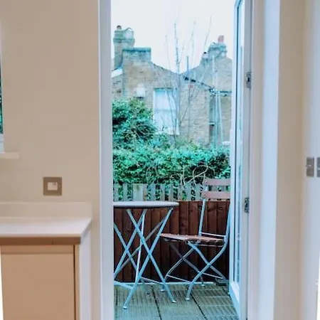 Modern 1Br In Brixton - Just Renovated!-3