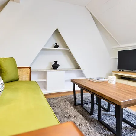 Split Level Studio At West Hampstead By Concept Apartments-3