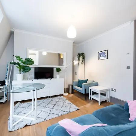 2Bed Cosy Flat In Vibrant Fitzrovia-2