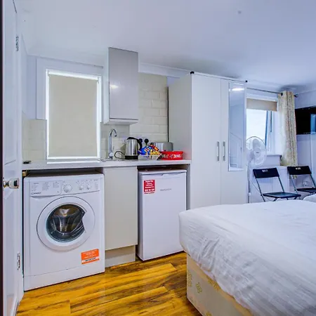 Streatley Apartments-3