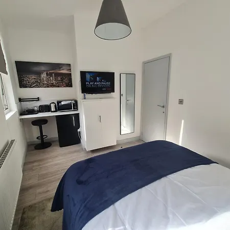 Stratford Prime Rooms-3