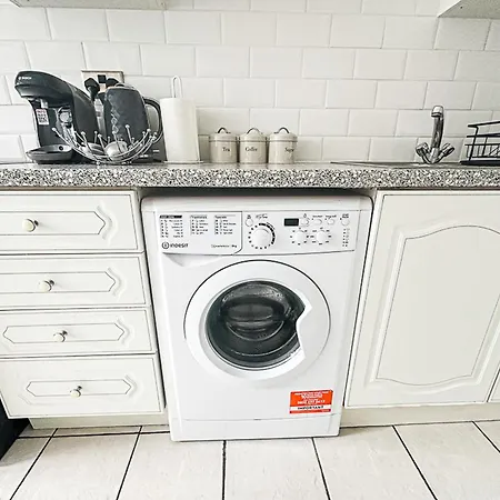 3 Bedroom Flat Haggerston, Hackney, London-2