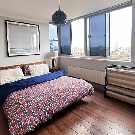 Modern Flat Central London-3
