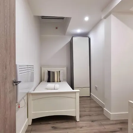 Brand New Flat Close To Turnpike Lane Tube Station-2