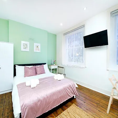 Brewer Street Central Apartments-2