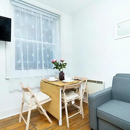 Brewer Street Central Apartments-3