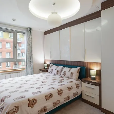 5-Star Kings Cross Home With Gym - Central London-2