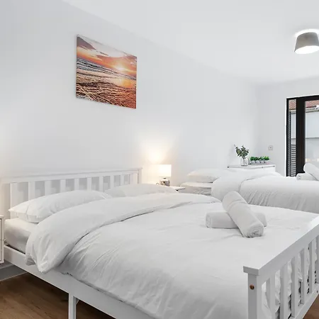 3 Bedroom Sleep12 In London Mr2-2