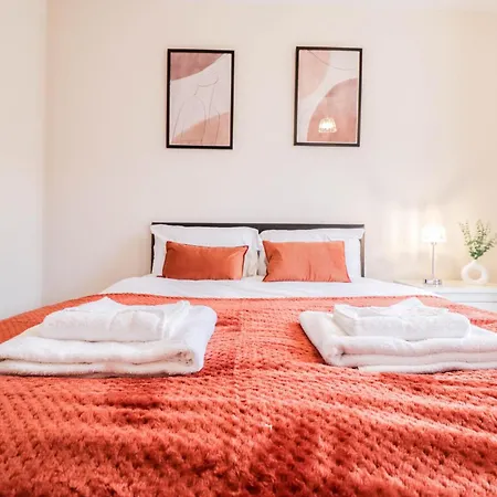 Bright And Well-Kept 2 Bed Flat! Russell Square-2