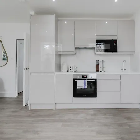 Stylish Apartments - Hyde Park-3