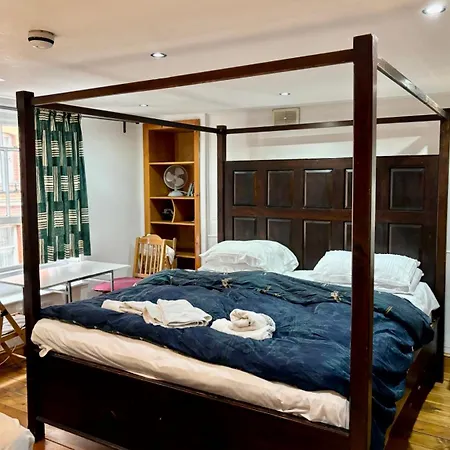 Stay In Bloomsbury2-3