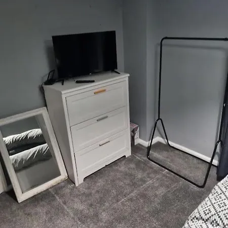 Comfy 1St Floor Flat, Sleeps 4-3