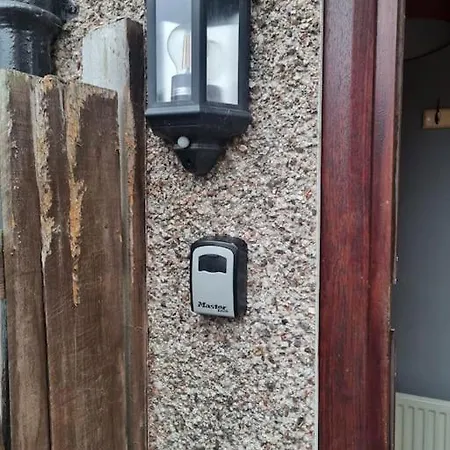 Comfy 1St Floor Flat, Sleeps 4-2