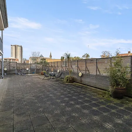 Tranquil Urban Haven-2