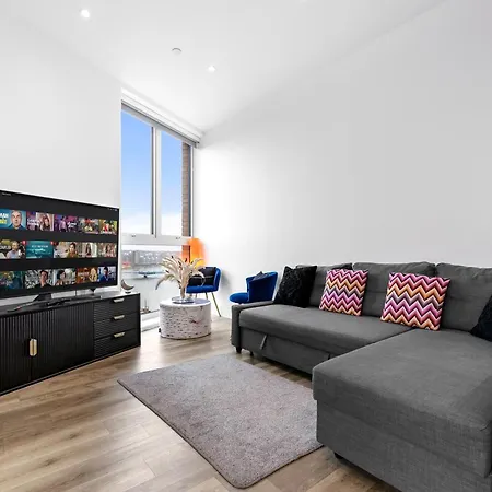 Battersea Penthouse Sleep 9 Wh-3