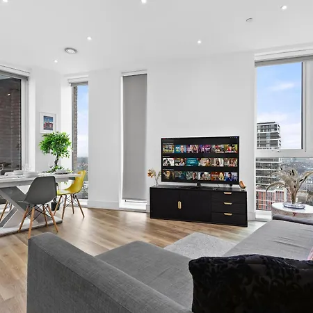 Battersea Penthouse Sleep 9 Wh-2