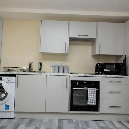 1 Bedroom-Sofabed-Worktable-4-Wifi-Parking-2