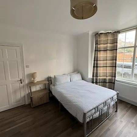 Oxborne Rooms Uk - Gardner-2