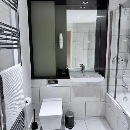 Canning Town London Hub Aptmt-2