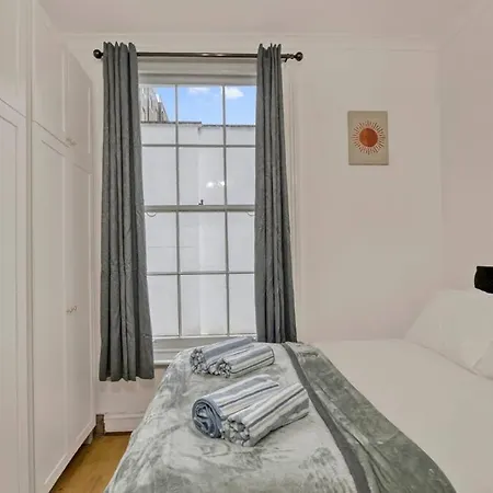 Cosy 2Br Retreat Near Paddington Station-3