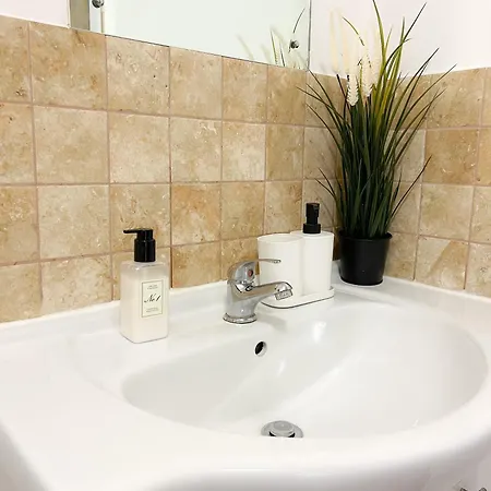 London Stylish 1 Bedroom Apartment-2