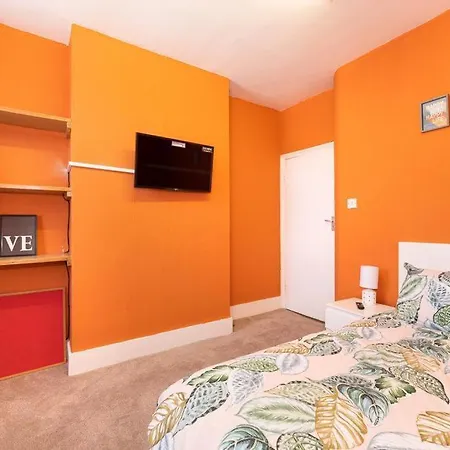 Barking Road Comfy House-3